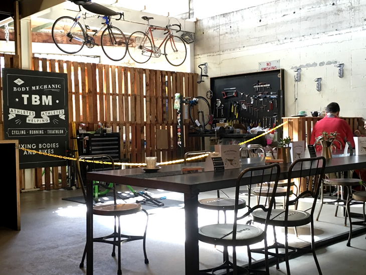 サイクリング仲間が集う隠れ家的カフェ BAY TEN ESPRESSO