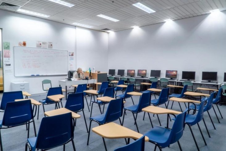 学生ビザ延長費用を更新しました。